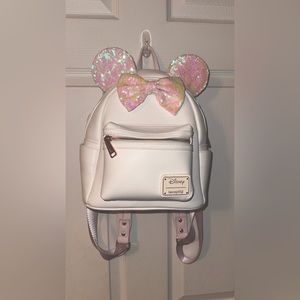 White iridescent Minnie Mouse Disney loungefly mini backpack